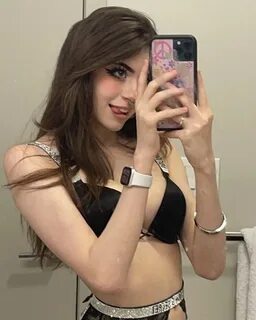 D7FT's tweet photo. 🫀 💋 💋 ❤ t.coNjIXHyMXqo 