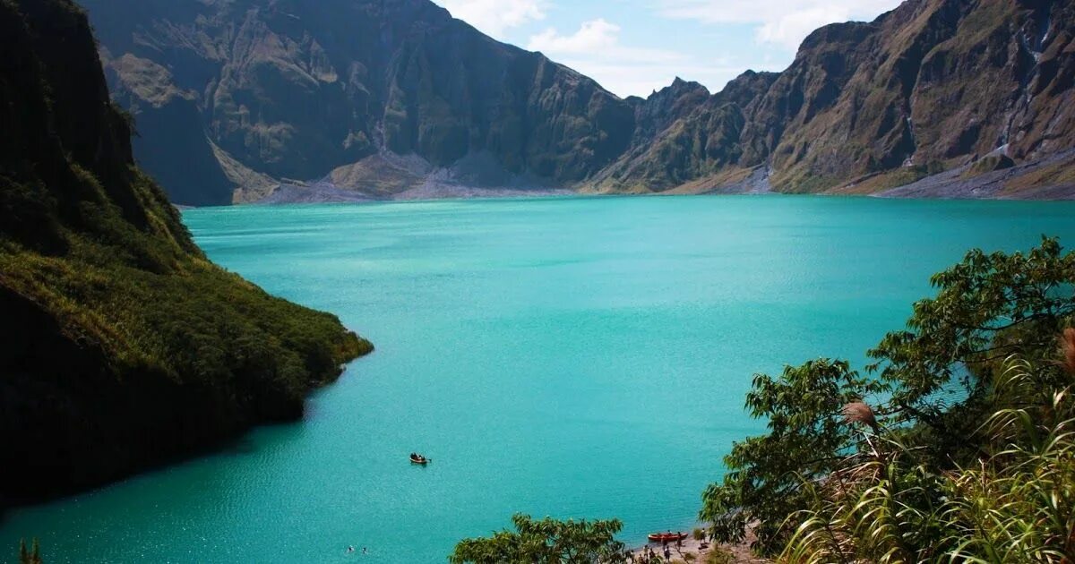 Озеро бай Филиппины. Лагуна де бай Филиппины. Озеро Пинатубо Филиппины. Замбалес Филиппины. Де бай