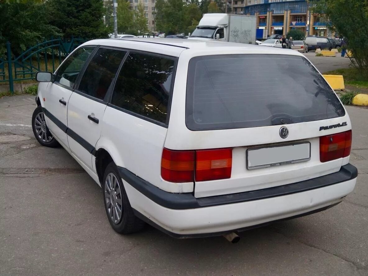 Купить фольксваген пассат б 4. Volkswagen Passat b4 универсал. Volkswagen Passat b4 белый. Volkswagen Passat b4 универсал 1995. Volkswagen Passat b4 универсальбелый.