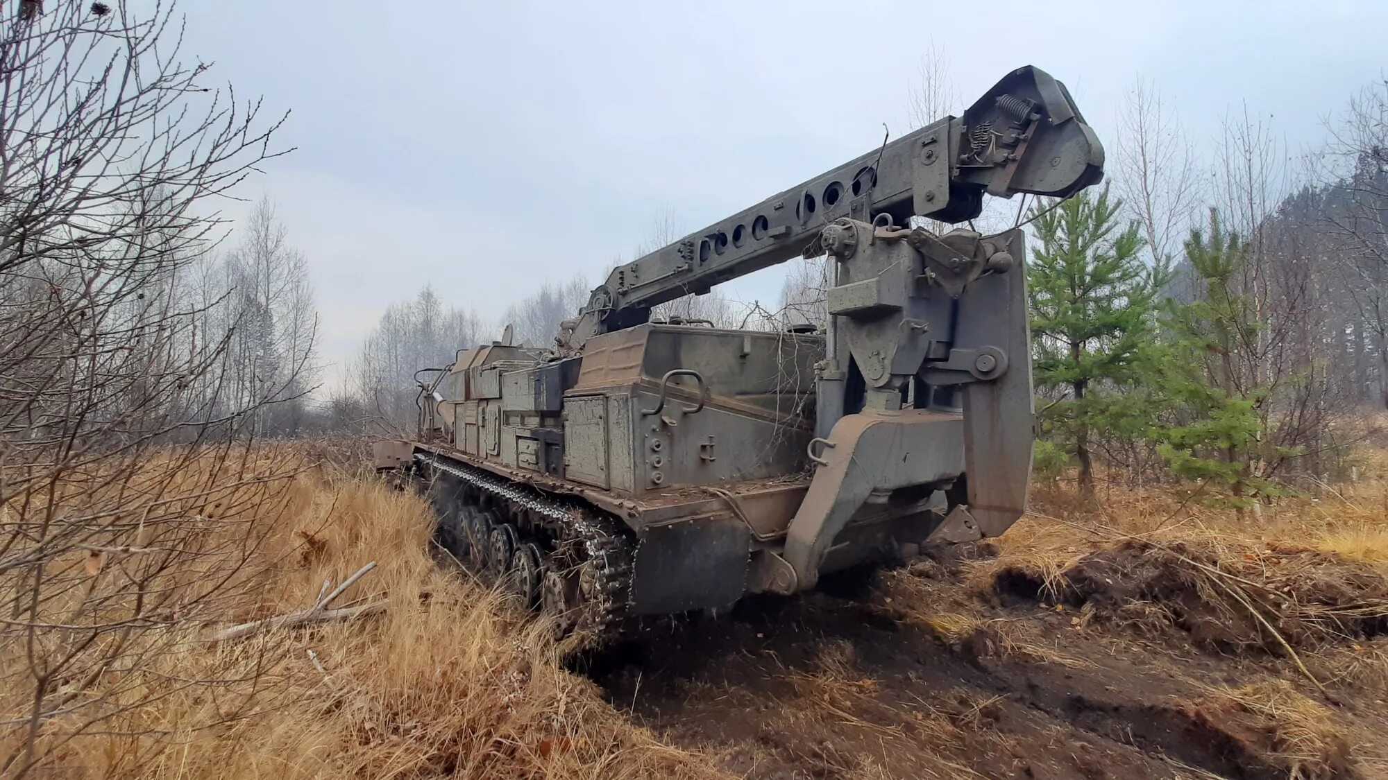 Какую технику использовать. Насосно-рукавный комплекс шквал. Работа экскаватора по ликвидации торфяного пожара.