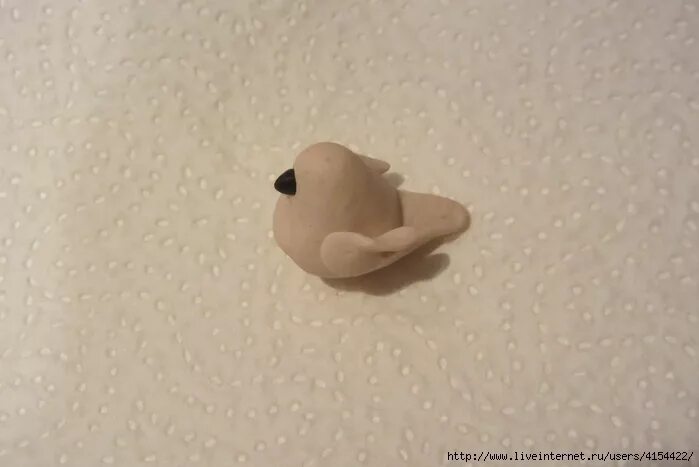 лепка птички во второй младшей группе. лепка воробышка в младшей группе. воробушки вторая младшая группа. лепка птицы на кормушке. лепка воробушек в младшей группе.