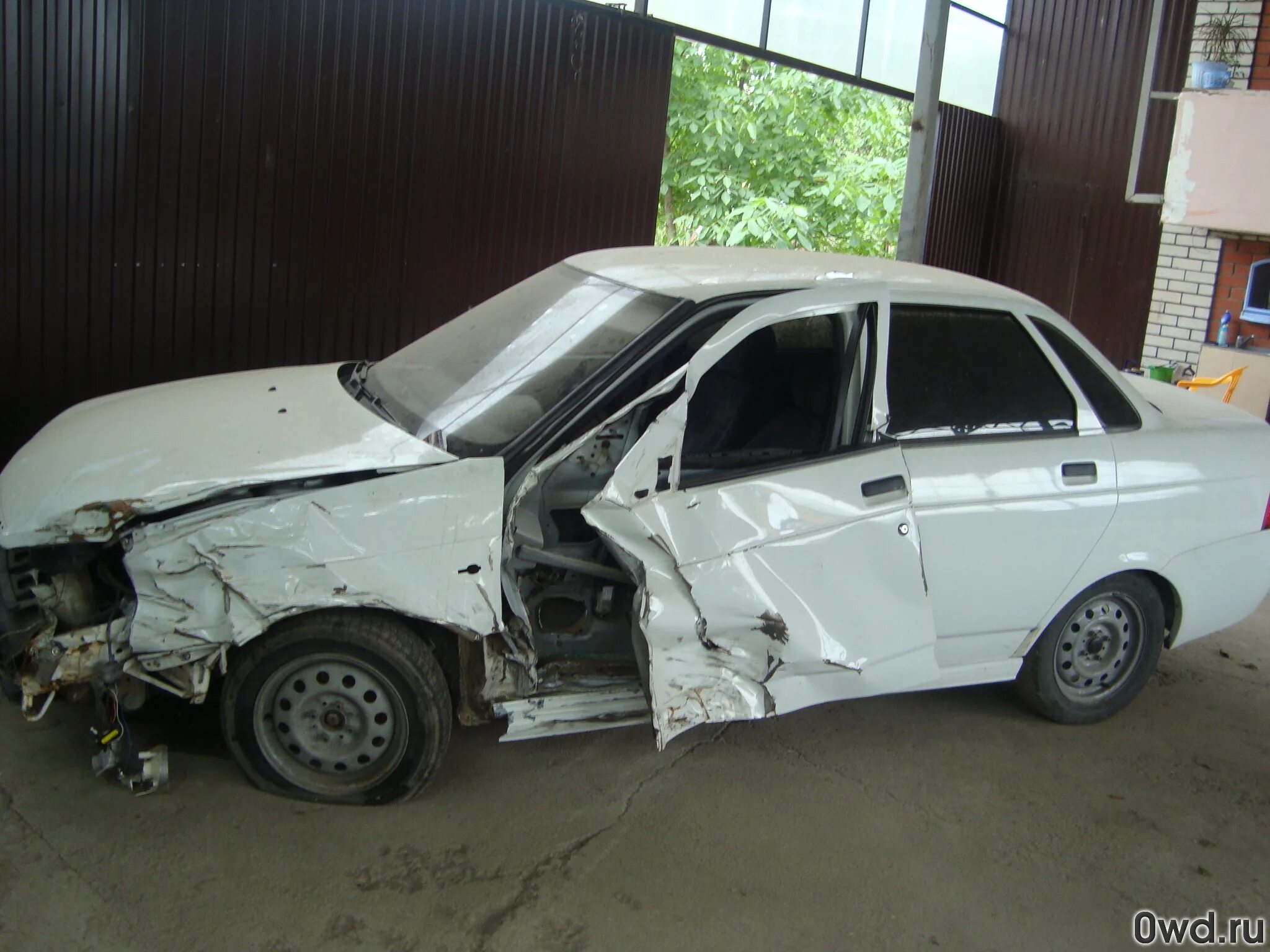 приора хэтчбек кварц битая зимой. приора седан гнилая. битый авто приора. битые лады приоры. приора 2170 битая.