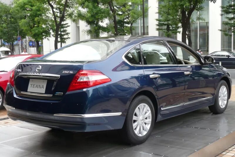 Купить б/у Nissan Teana II Рестайлинг 2.5 CVT (167 л.с.) 4WD бензин вариатор в Х