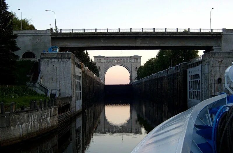 шлюзы новосибирск мост. шлюзов мост. шлюзов мост. чебоксарская гэс шлюзы. шлюз угличского гидроузла.