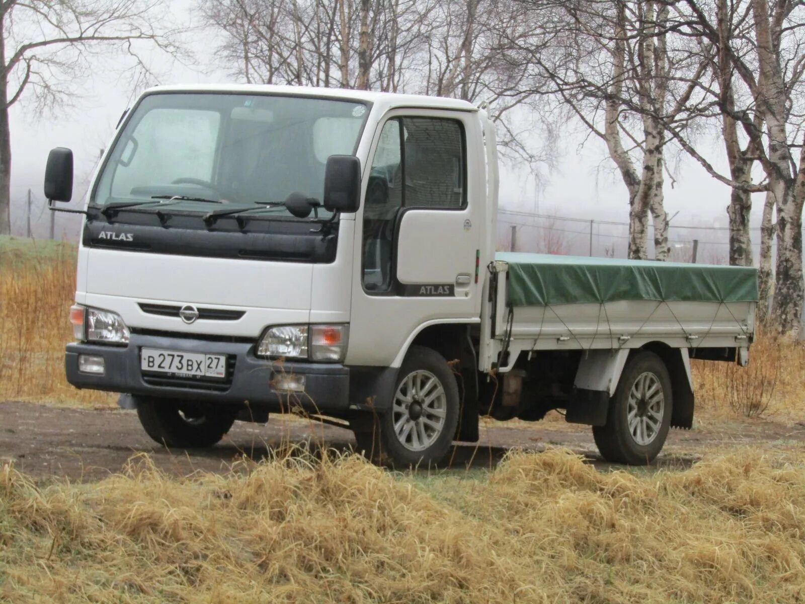 Автомобиль ниссан атлас