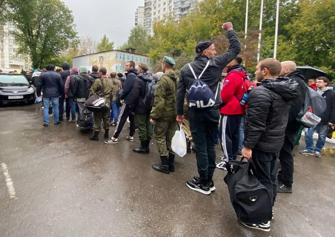 Призыв Москва. Мобилизация в Москве. Московские мобилизованные. Зам военкома Москвы Локтев.