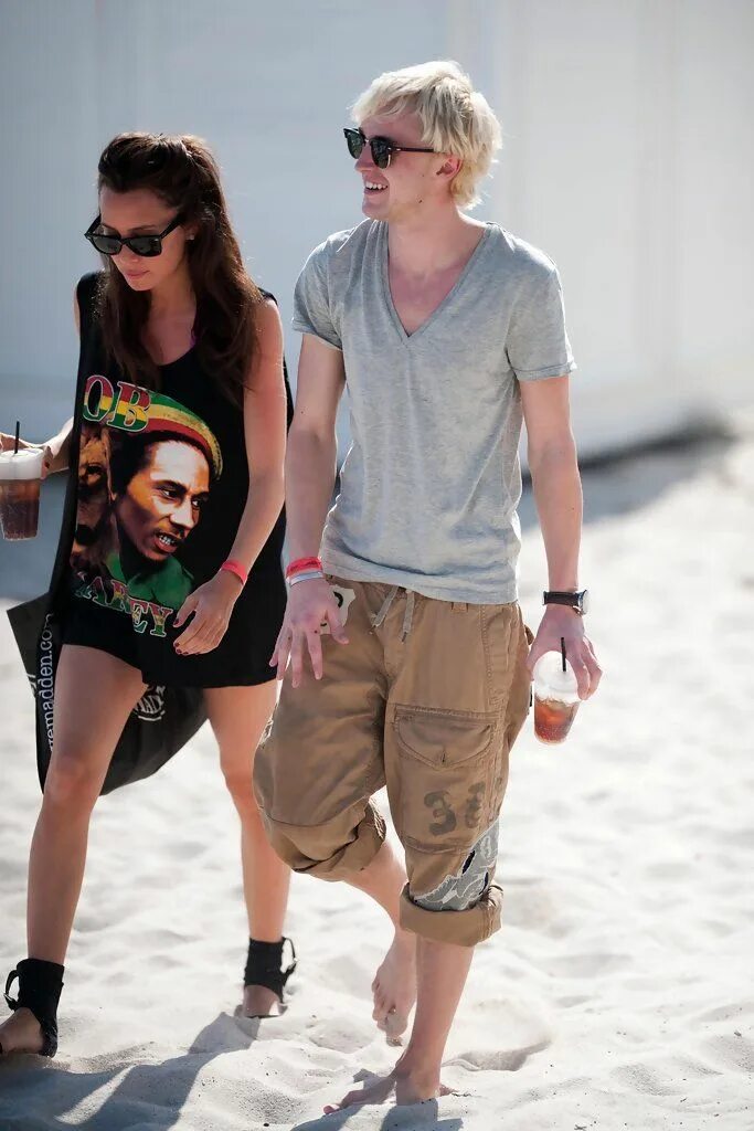 Том фелтон и фиби. Tom felton and phoebe tonkin. Фиби тонкин и том фелтон. Фиби тонкин и том. Жена тома фелтона.