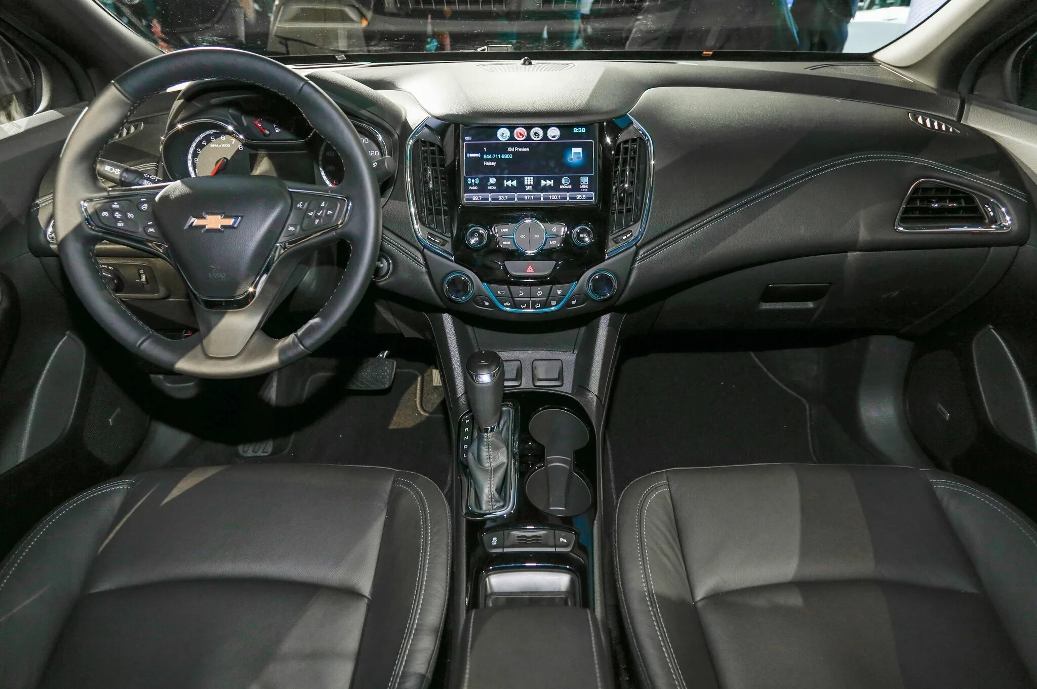 Chevrolet Cruze 2017 салон. Chevrolet Cruze 2017 Interior. Chevrolet Cruze 2018 салон. Шевроле Круз новый 2020. Купить шевроле новое в салоне