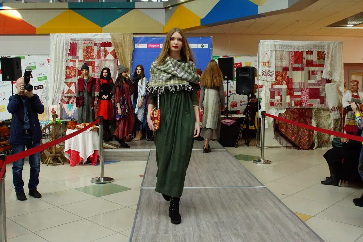 торговый центр св бийск. магазин воскресение. тц воскресенье бийск магазины. торговый центр воскресенье город бийск. трц воскресенье бийск.