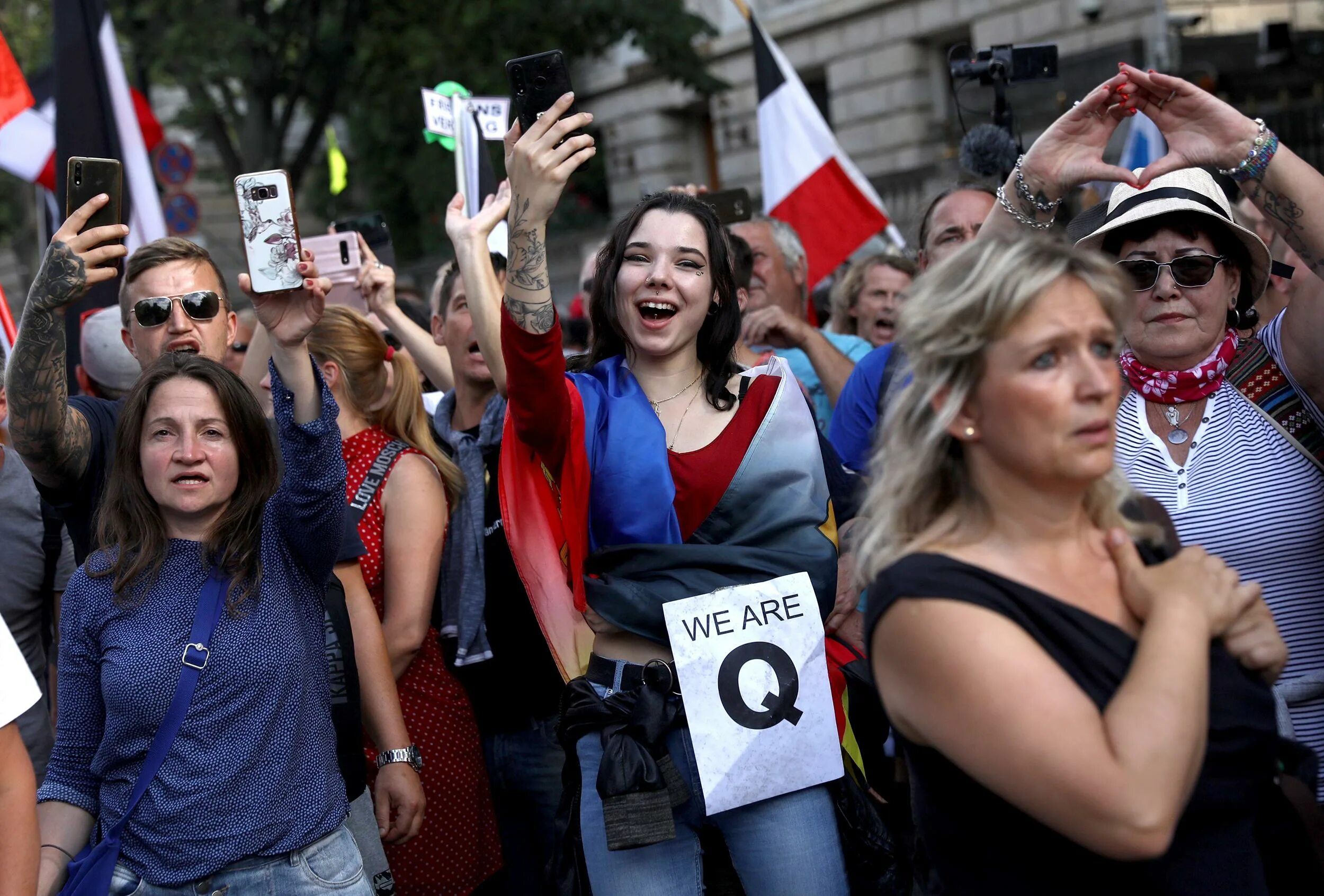 Протесты в Германии. Демонстрации в Германии. Политические протесты в Германии. Немцы люди.