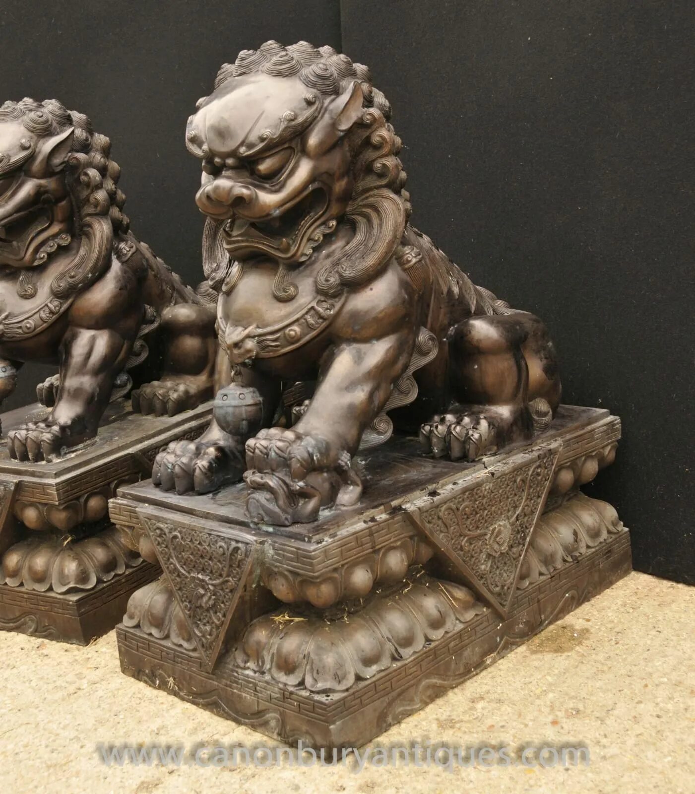 Небесные львы будды собаки фу. Китайский лев фу. Собачки фу фен-шуй. Фу дог статуя. Собака фу лев будды.