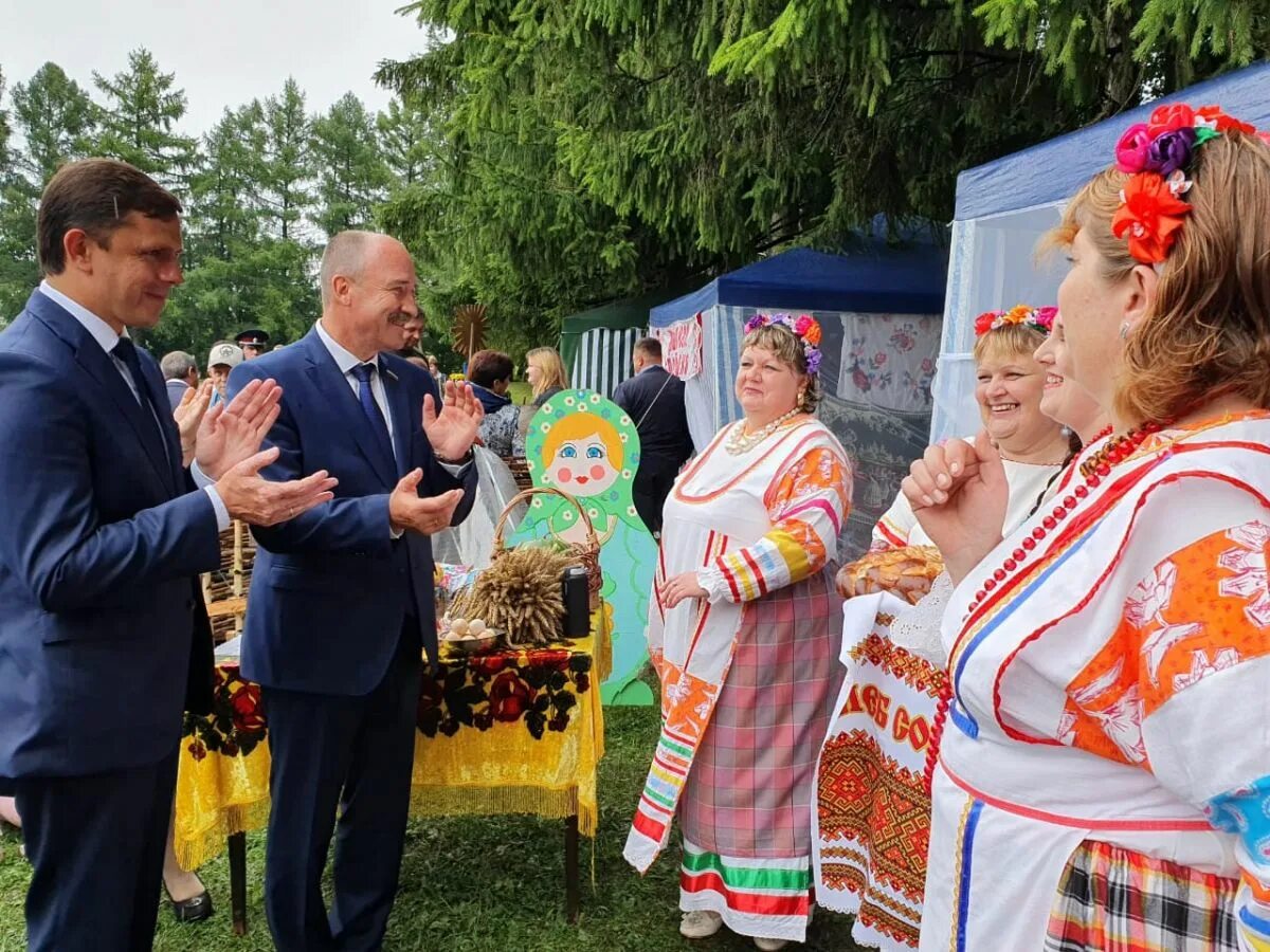 Погода на неделю глазуновка орловская. Пгт Глазуновка Орловская область. Глава Глазуновского района. СПК Сеньково Глазуновского района Орловской области. Глава Глазуновского района Орловской области.