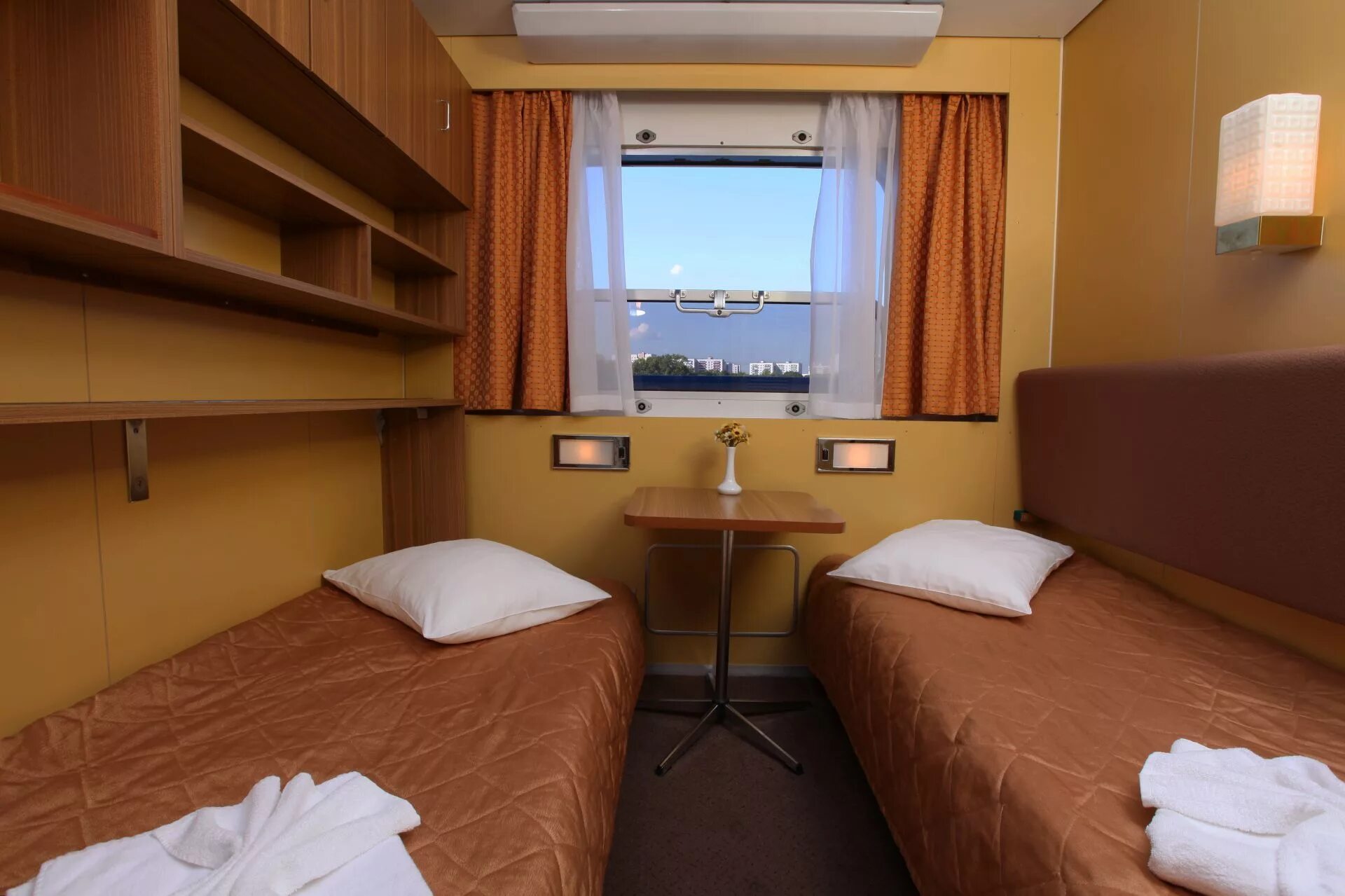 теплоход 775