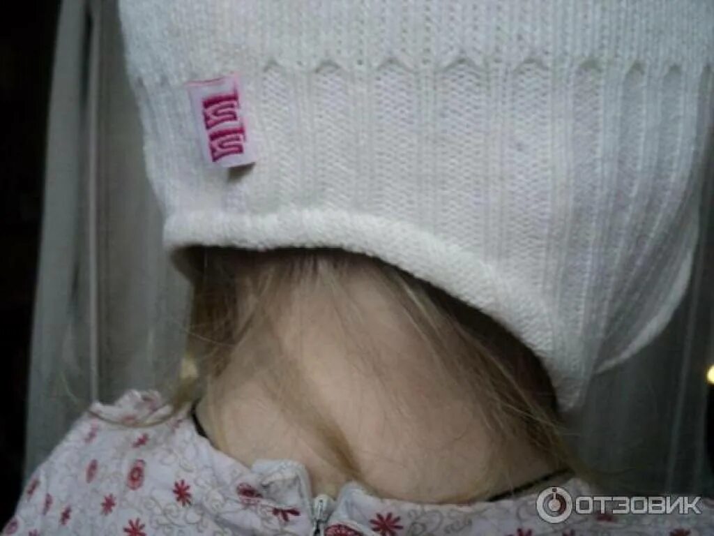 Шапка сползает на глаза. Шапка большая , ушить. шапка налезла на глаза у ребенка. подшить шапочку ребенку. растянулась детская шапка.