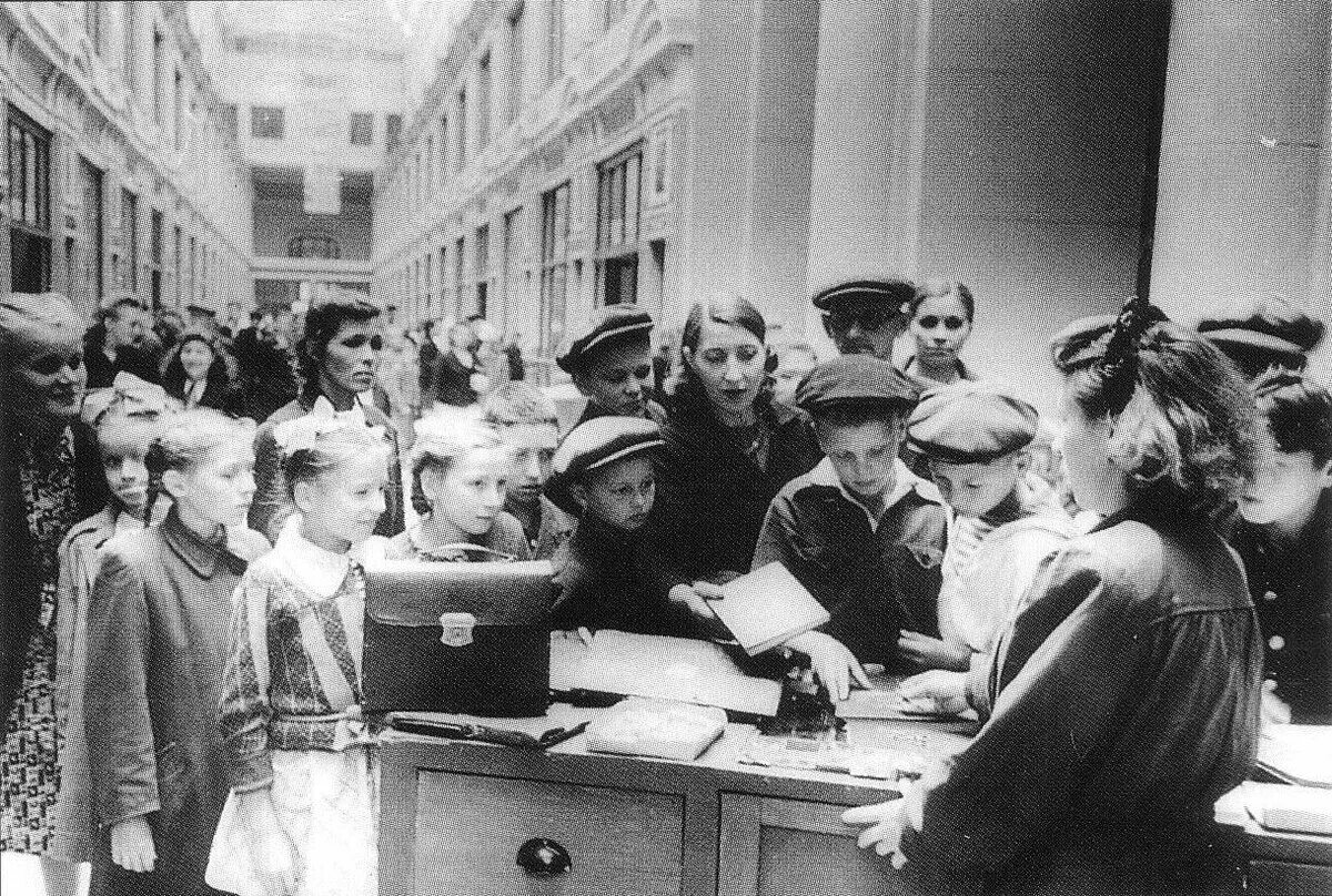 Ленинград 1947. Пассаж Ленинград. Школа в послевоенные годы. Ленинград в послевоенные годы. Школа послевоенное время