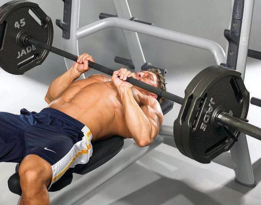 наклонный жим штанги