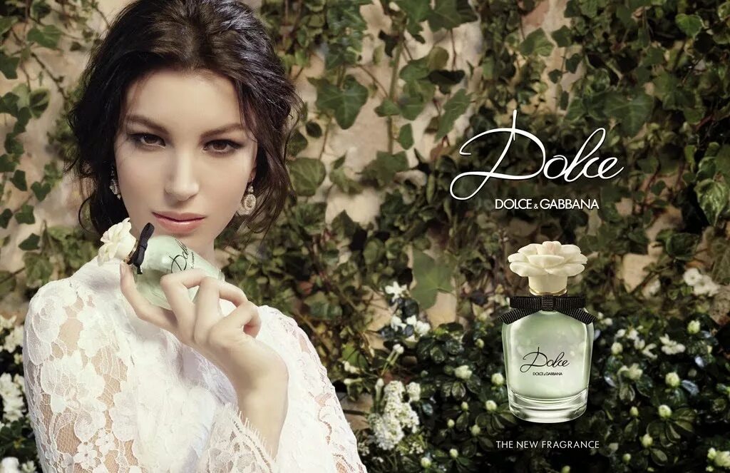 Dolce gabbana dolce blue jasmine. Дольче Габбана Дольче духи женские реклама. Цветочные ароматы для женщин Дольче Габбана. Реклама парфюма Дольче Габбана Дольче.