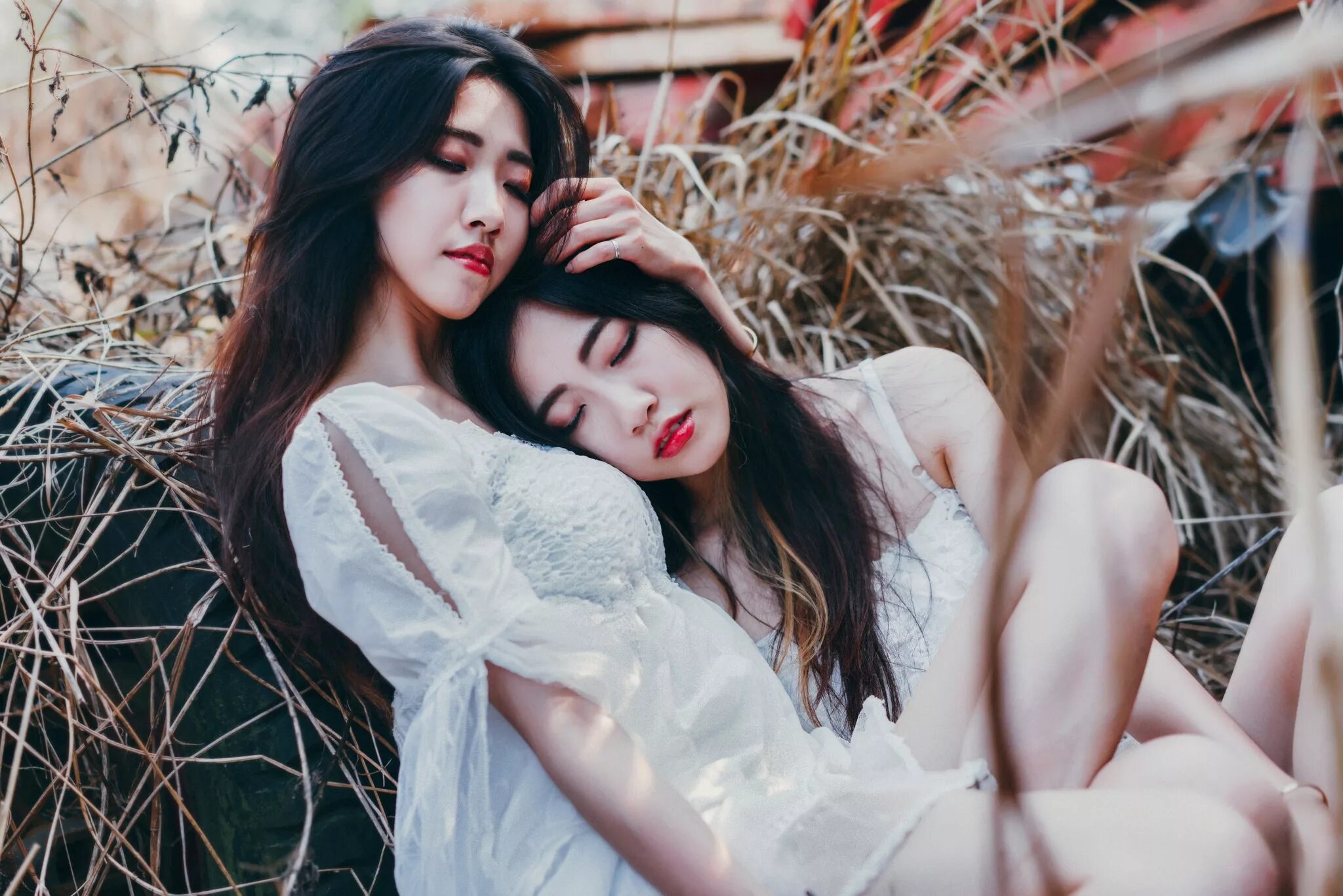 две кореянки. две девочки кореянки.