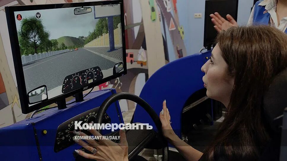 Теоретическая подготовка водителей. Учебник по вождению автомобиля. Теоретическая подготовка водителя автомобиля. Теоретическая подготовка водителей. Урок в автошколе.
