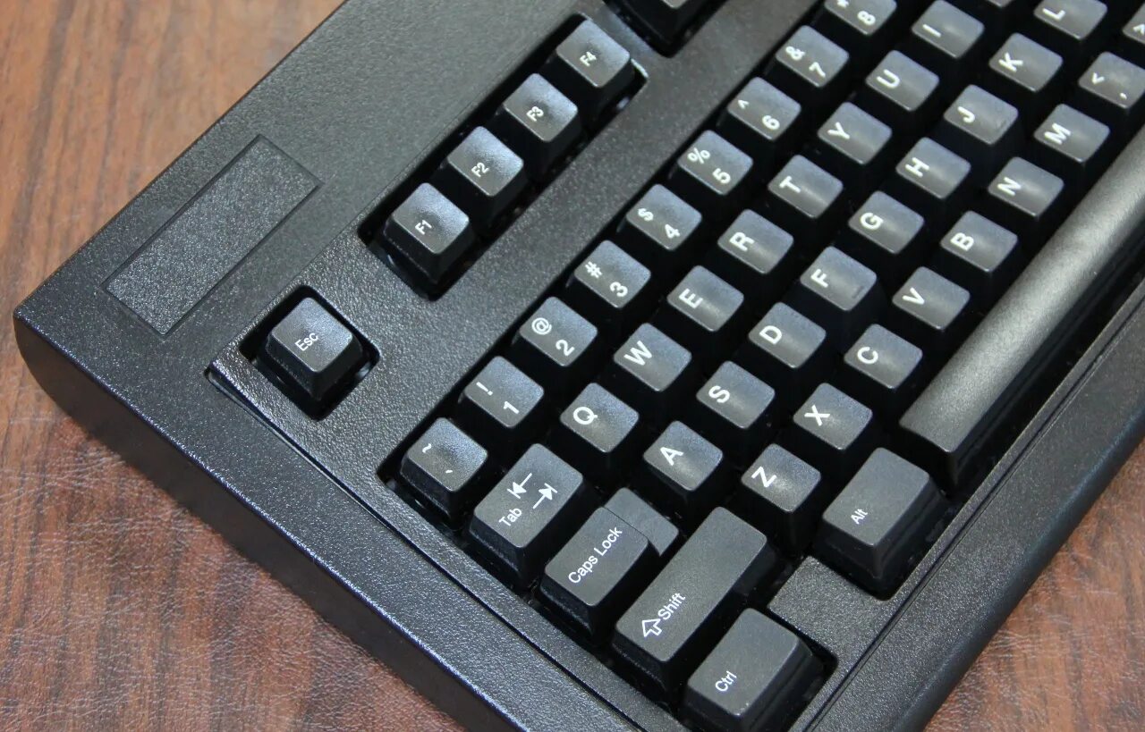 Клавиатура ibm. Старая механическая клавиатура IBM. Разбор клавиатуры IBM m2. 94y6199 IBM Keyboard.
