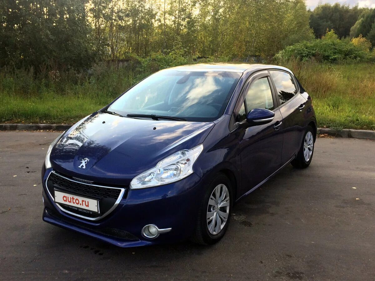 Нижний 208. Пежо 208 2005. Пежо 208 Рестайлинг. Peugeot 208 i. Пежо 208 фиолетовый.