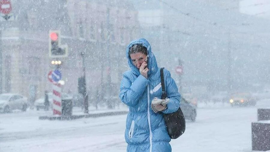 Зима в россии реальность. Похолодание картинки. Метель в россии. Заморозки в москве. Резкое похолодание в москве на следующую.