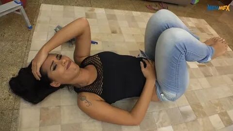 Sexy girl farting. 
