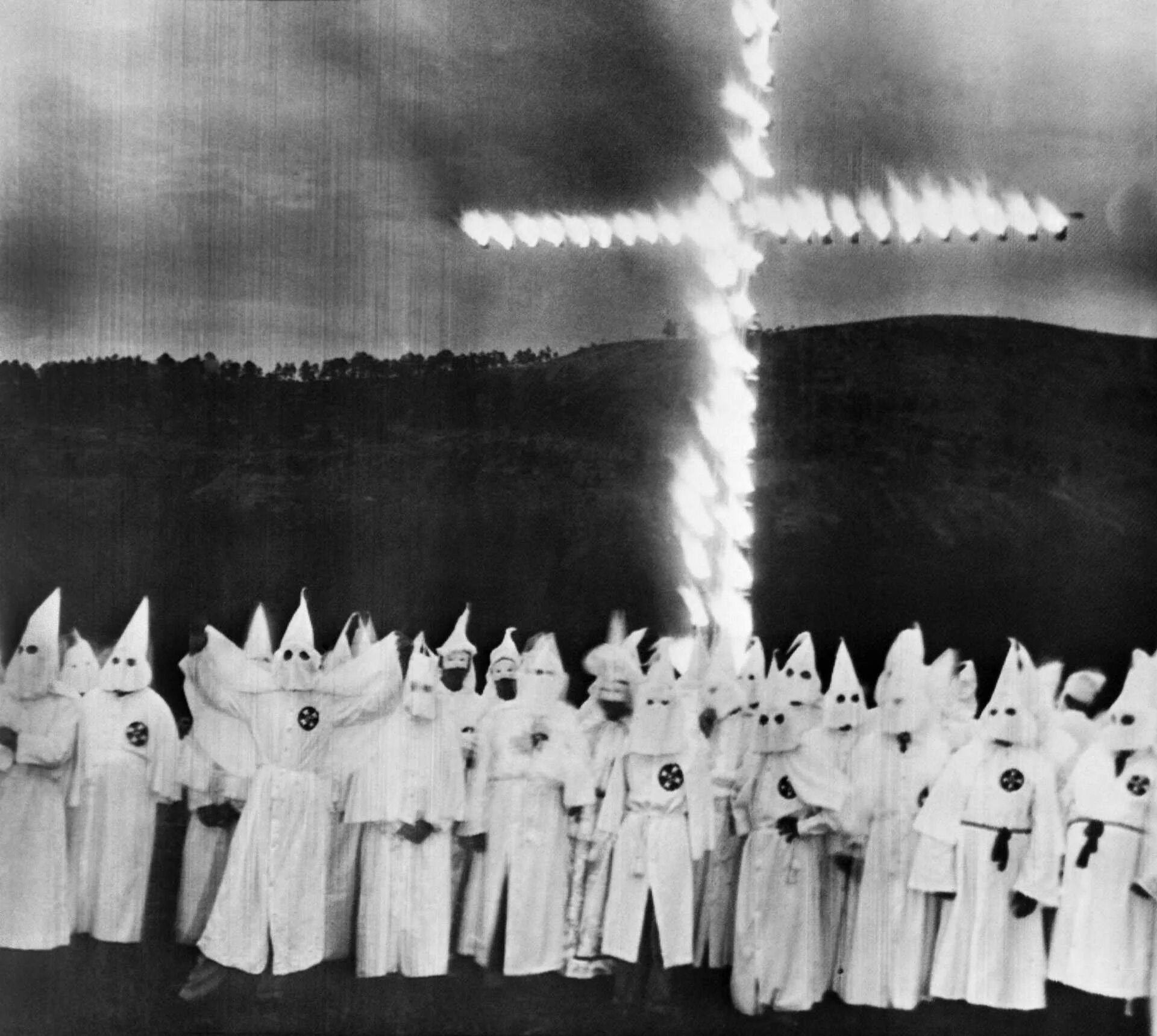 Великий дракон ку клукс клана. Ку клукс клан черный колпак. Ku klux клан. Ку клан. Третий клан ку клукс клан.