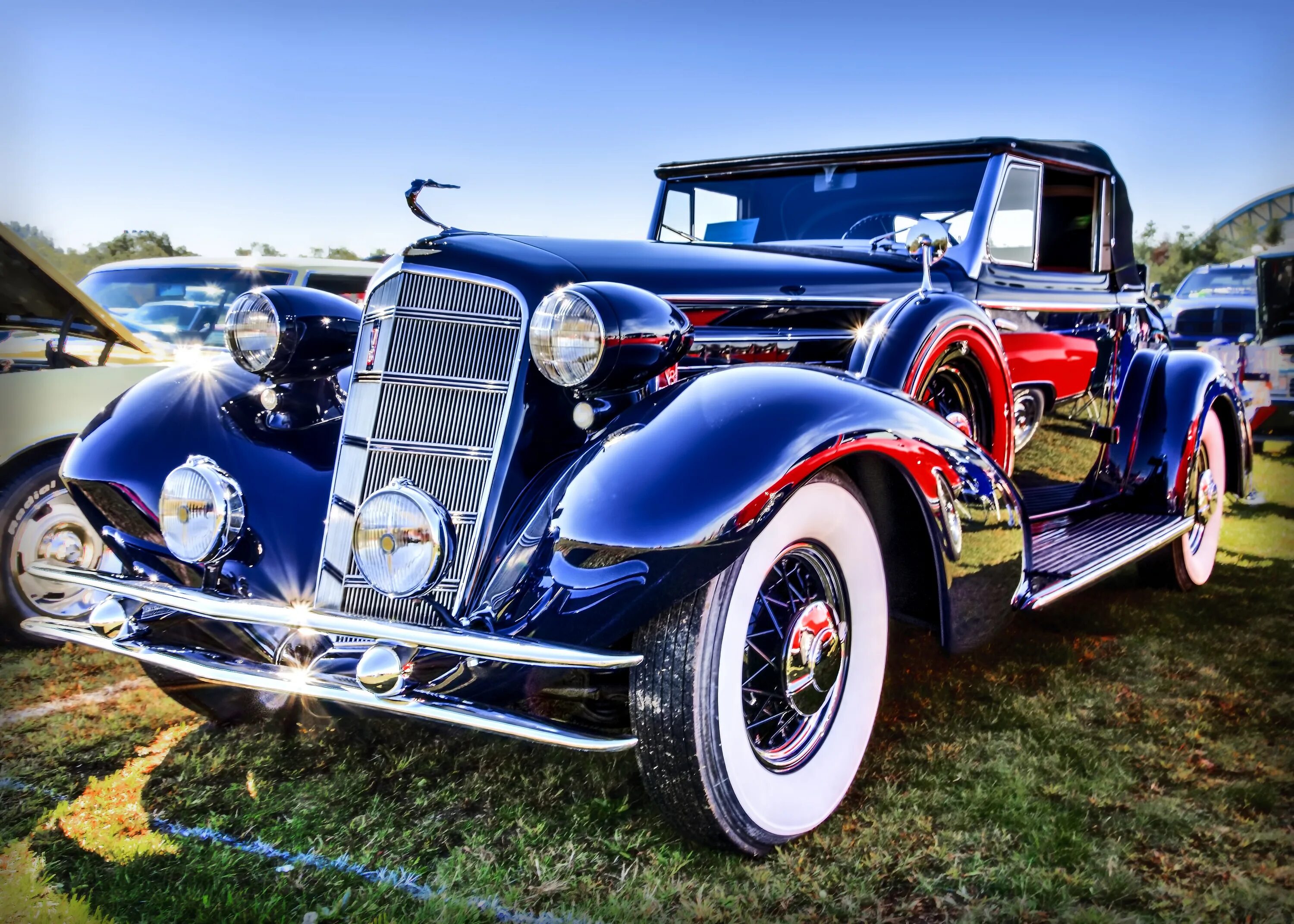 Cadillac v12 1933. Кадиллак машина раритет. Древние машины. Старинные авто. Original cars