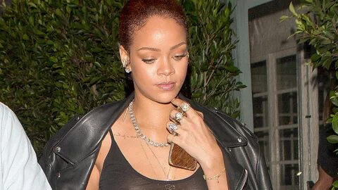 Rihanna fue a cenar y usó una camisa transparente dejando sus pezones al de...
