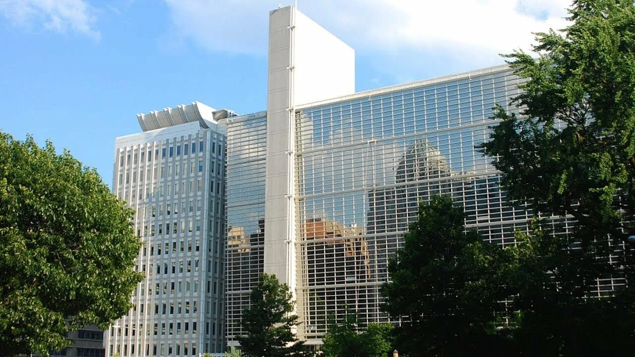 Всемирный банк здание в вашингтоне. Штаб-квартира всемирного банка в вашингтоне. Всемирным банком (world bank). Международный банк реконструкции и развития штаб квартира. Штаб-квартира всемирного банка в вашингтоне.