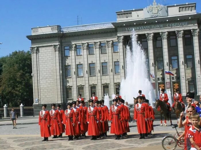 Краснодарское законодательное собрание сайт. Фонтан ЗСК Краснодар. Краснодар Законодательное собрание. Краснодар Заксобрание. Здание Заксобрания Краснодар.