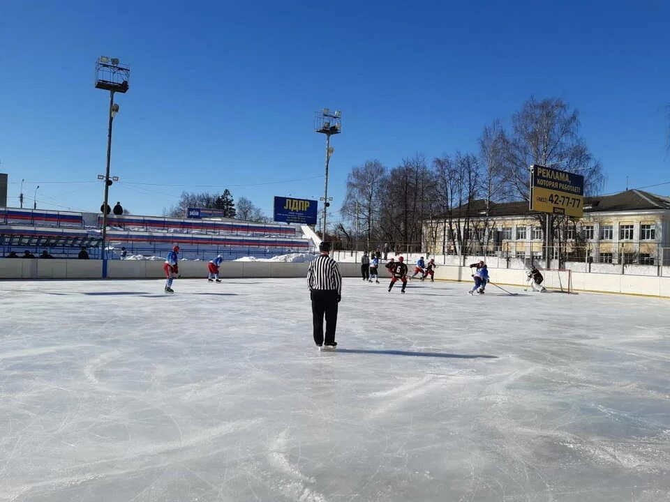 Стадион металлист сызрань. Каток углич. Гостиница чайка углич. Ледовый каток сокол липецк. Каток углич.