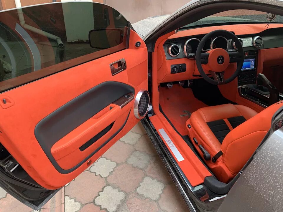 Джейку салон. Кайен 958 салон. Порше оранжевый салон машина. Jaguar xj 2014 салон. Smart roadster coupe салон.