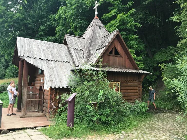 Святой источник николая. Святой источник Николая Чудотворца Луховицы. Родник, Святой источник Николая Чудотворца село Городна. Родник Николая Чудотворца Шиловский район. Родник в Берхино Луховицы.