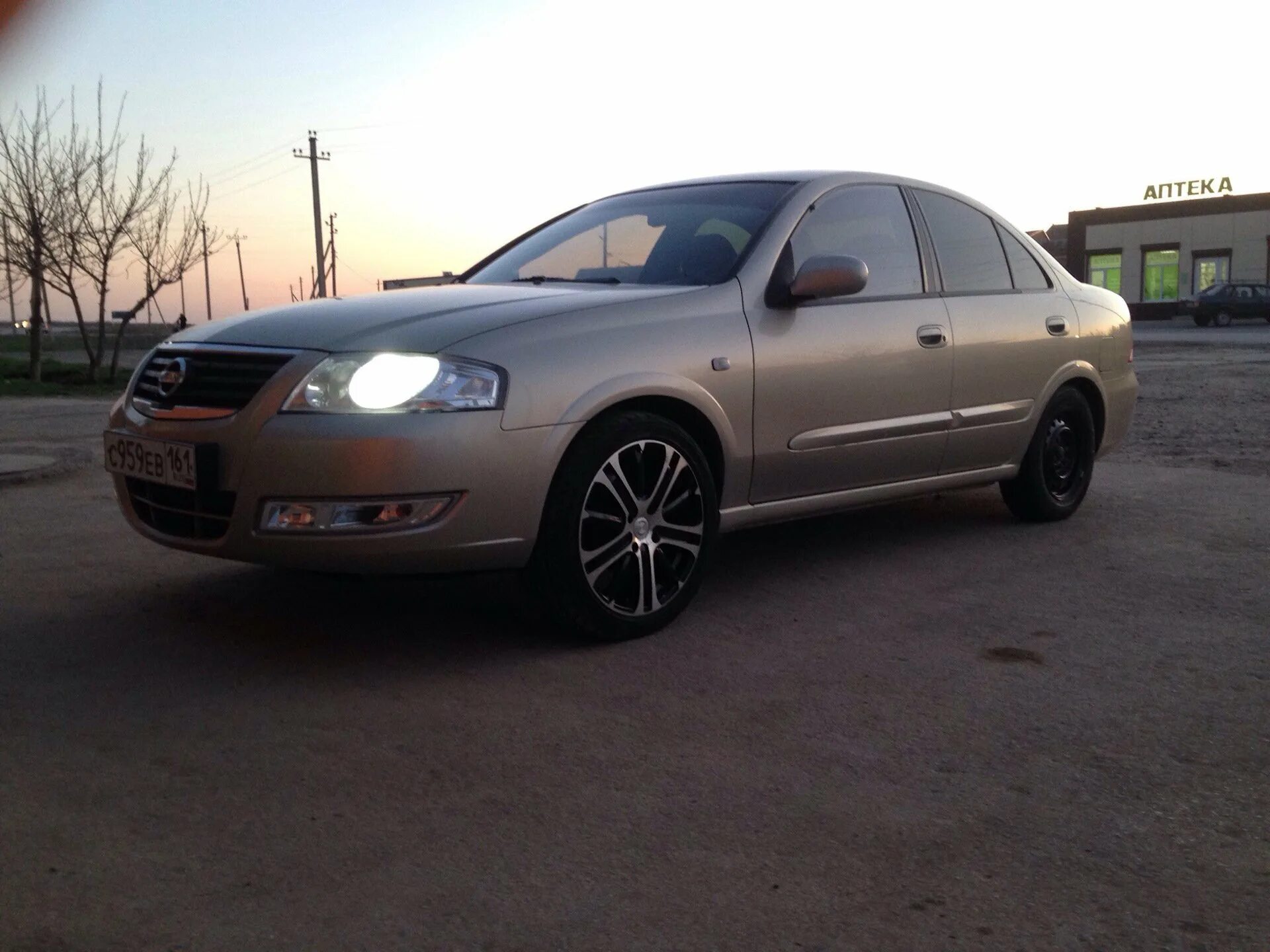 Альмера Классик r17. Nissan Almera Classic r17. Nissan Almera Classic на 17 дисках. Nissan Almera Classic диски r17.