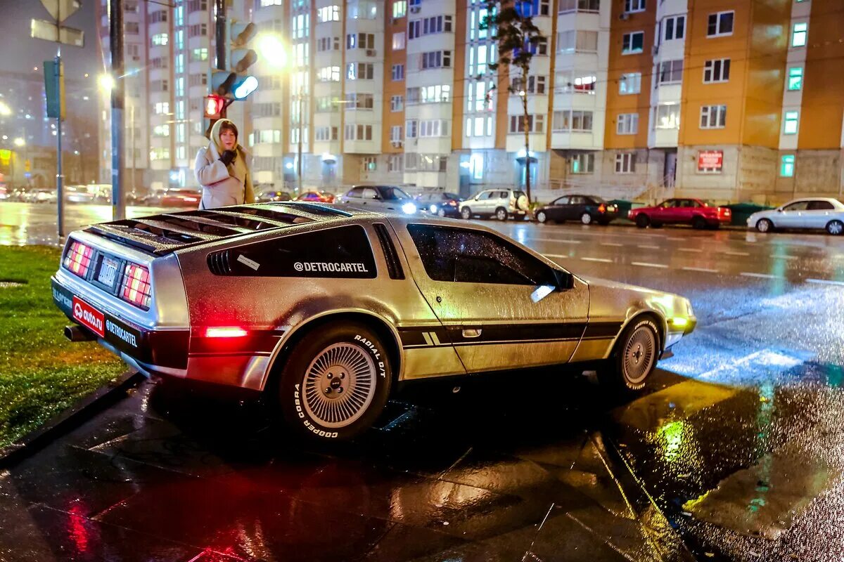 Dmc россия. DELOREAN DMC-12. Делориан DMC 12. DMC DELOREAN. Делориан ДМС 12 назад в будущее.