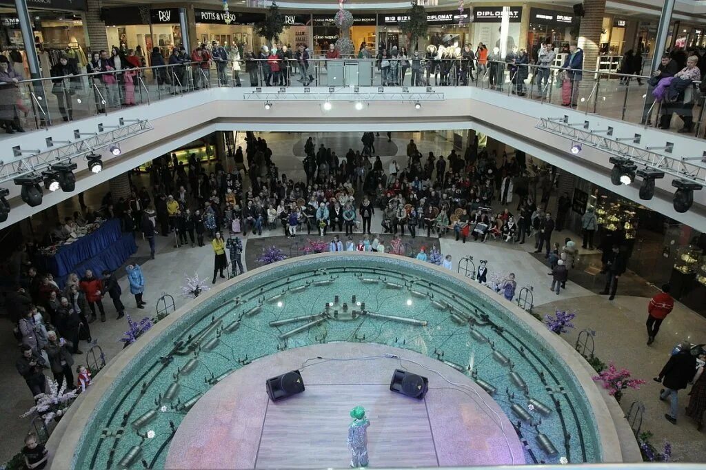 Торговый центр фантастика большая баба. Торговый центр фантастика нижний новгород адрес. Торговый центр фантастика нижний новгород. Фантастика тц нижний новгород внутри. Магазин подарков в тц фантастика в нижнем новгороде.