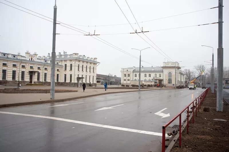 Рыбинск-пассажирский рыбинск. Жд вокзал рыбинск. Рыбинск архитектура. Рыбинск вокзальная площадь. Рыбинск, ул.