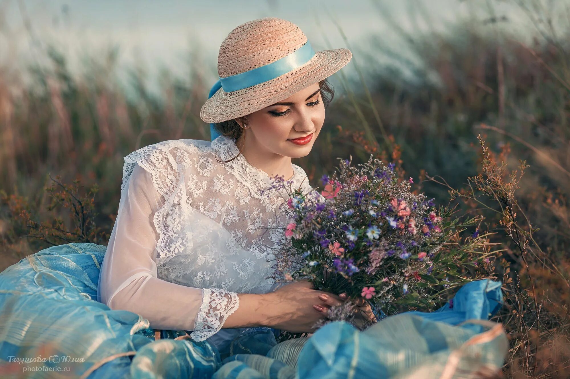 Фотосессия барышня. Красивая жена. Развивается на ветру. Фото и появилась женщина. Алисия сильверстоун.