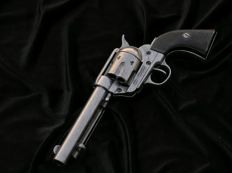 Револьвер миротворец. Кольт m1873 "миротворец". Colt single action army peacemaker. Colt peacemaker 1873. Револьвер миротворец 1873.