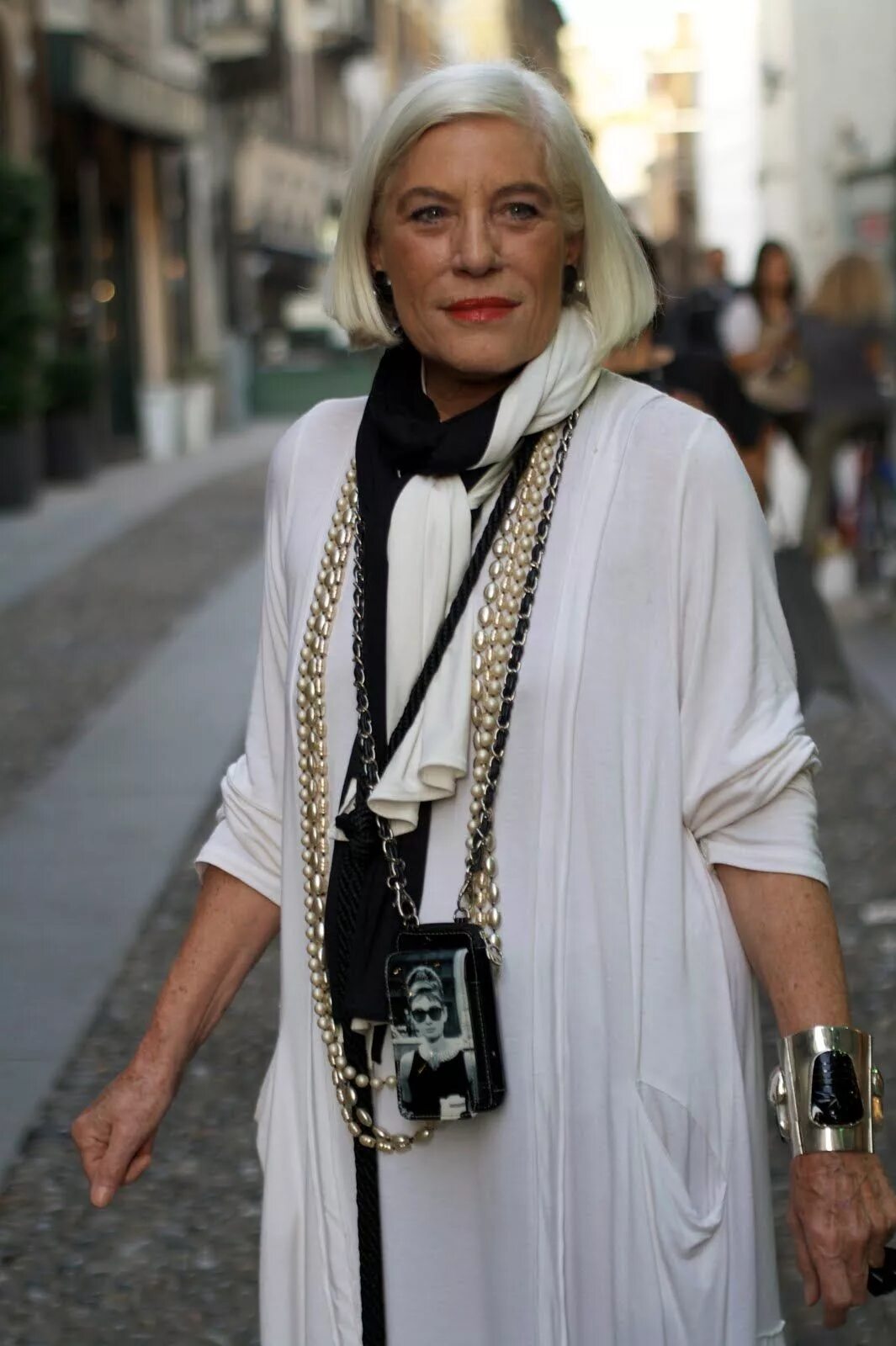 Мэй маск в 50. Модная женщина в возрасте. Мэй маск стиль в одежде. Стильные европейские женщины. Стильные женщины в возрасте.