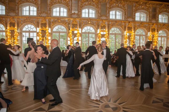 анастейша благотворительный бал. дискотека на балу. благотворительный бал. бал в чите. благотворительный бал череповец 2023.