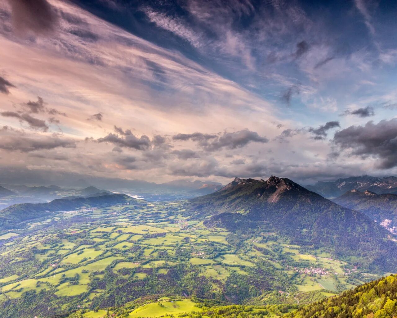 Вид с горы. Пейзаж вид с горы. Горы сверху. Горы вид сверху. Nature views