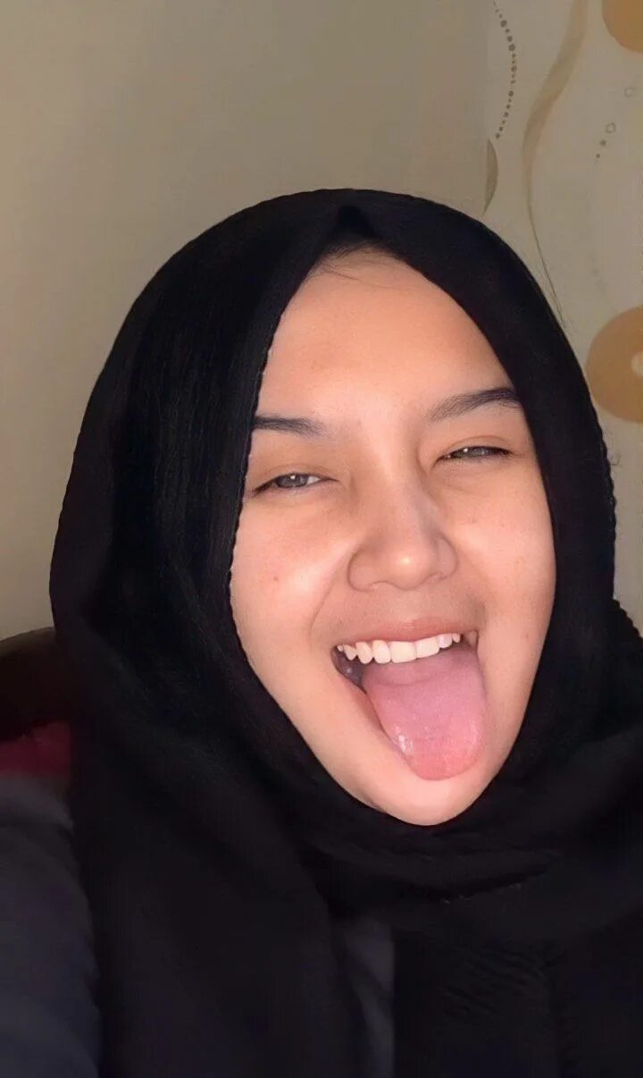 Ciuman abg. Crot mulut. Crot mulut. Dian natasha hijaber. Jilboobs bugil.