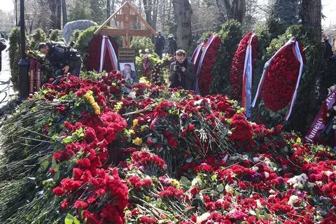 Могила жириновского