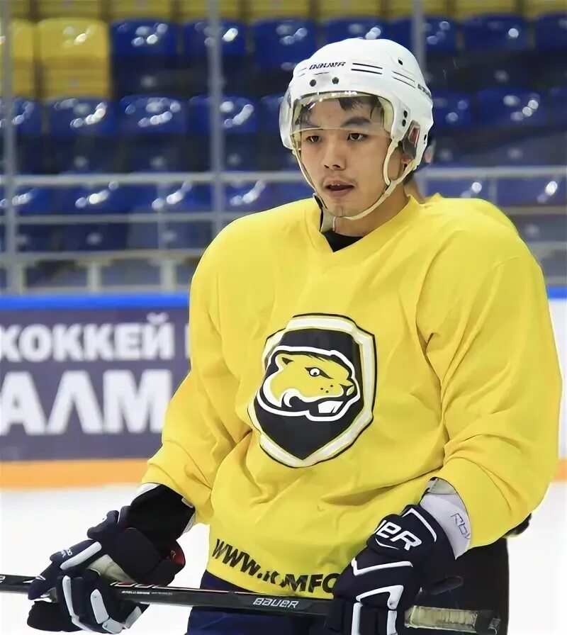 Портрет дальнего востока. Ли рус. Китаянка и европеец. Казах и русская пара. Евтушенко стихи о войне хотят ли русские войны.