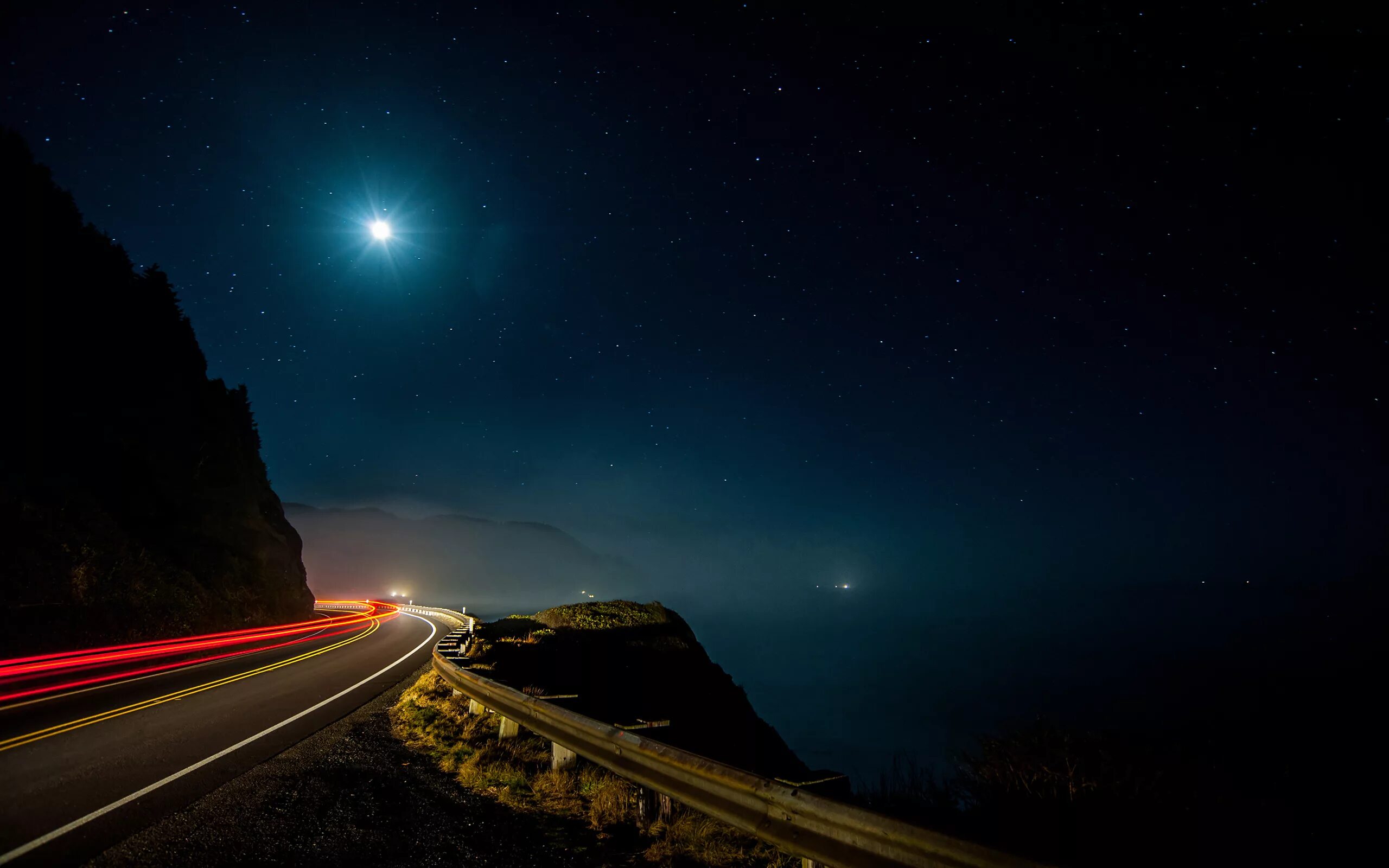 Ночная дорога. Ночное небо и дорога. Ночная дорога арт. Дорога в горах ночью. Звездное небо дорога