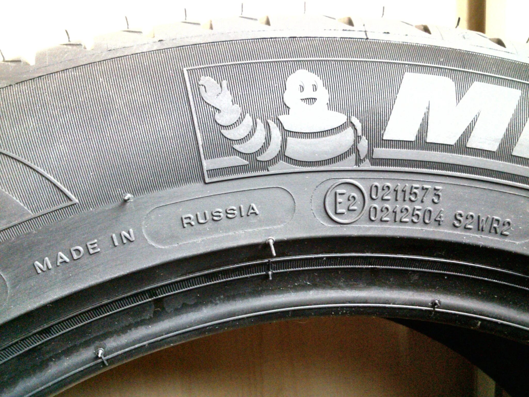 Michelin Primacy 3 205/55 r16 91v. Год выпуска на шинах Мишлен. Мишлен шины маркировка шин. Маркировка года выпуска на шинах Мишлен.