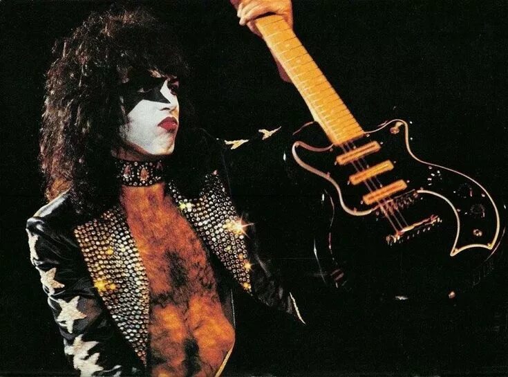 Paul stanley live. Paul stanley 1978. paul stanley 1974. пол стэнли кисс. kiss paul stanley 1978.